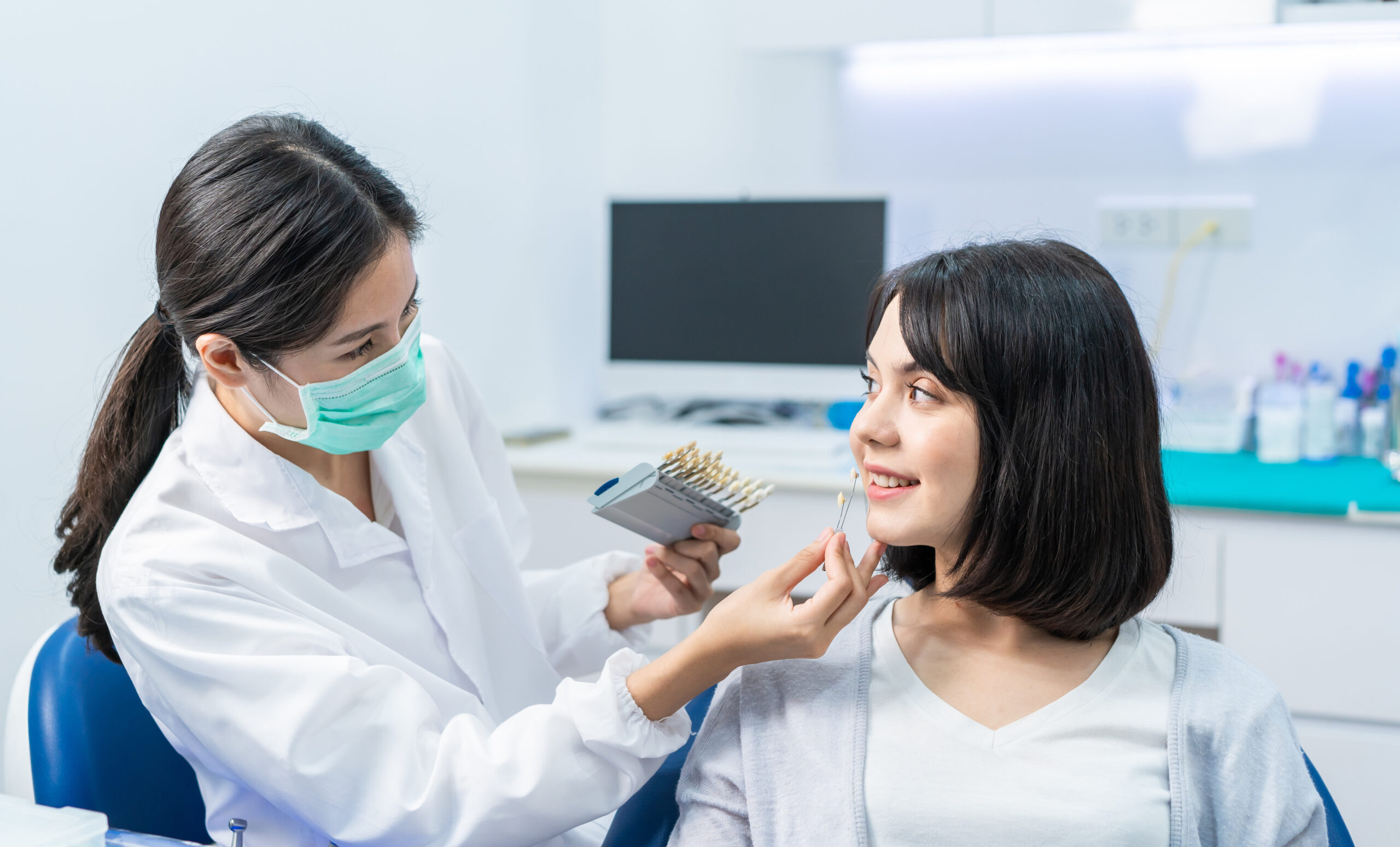 Inside the Emergency Dentist's Toolkit: Unseen Essentials for Crisis Management